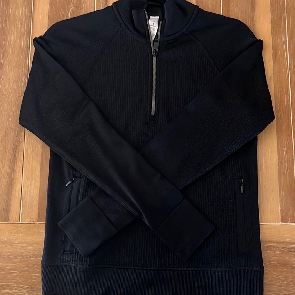 Lulu lemon - never worn, quarter zip top